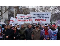 Eğitim Çalışanları, Sorunlarına Dikkat Çekmek İçin Yürüdü