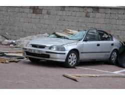 Kayseri’de Fırtına Çatıları Uçurdu