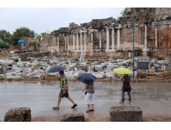 Sağanak Yağış Ve Fırtına Manavgat'ta Hayatı Olumsuz Etkiliyor