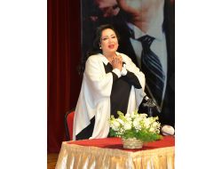 Türkan Şoray'a İzmir'de Büyük İlgi