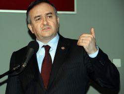 Akçay: Kimseyi Türkiye Cumhuriyeti Başbakanı'na, Bakanına Küfrettirmeyiz