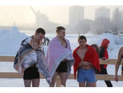 Eksi 30 Derecede Buzlu Suya Girerek Günah Çıkarttılar