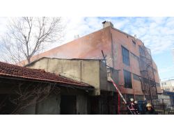 Metruk Binadaki Yangın Korkuttu