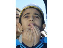 Fatih Camii'nde Eller Suriye İçin Açıldı