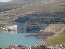 Malabadi Köprüsü, Araçların Neden Olduğu Sarsıntıdan Kurtuluyor