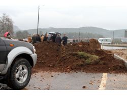Muğla’da Köylülerin Yol İsyanı