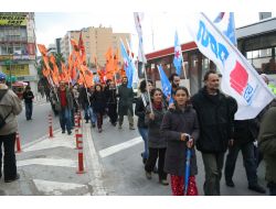 Nato Üslerinin Kapatılmasını İsteyen Grup Yürüyüş Yaptı