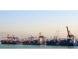 Türkiye İhracatını Karayoluyla, Ege Bölgesi İse Denizyoluyla Yaptı