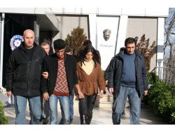 'Seni Evlendirelim' Diyerek 4 Bin Lirasını Aldılar