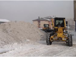 Ağrı'da Kar Ve Buz Temizleme Çalışmaları Sürüyor