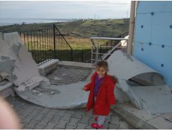 Şiddetli Rüzgar Anaokulunun Dış Cephe Yalıtımını Söktü