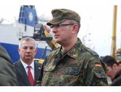 Patriotlar 300 Araç Ve 100 Konteynerle Getirildi