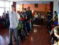 Üniversiteli 'toplum Gönüllüleri' Çocuklara Kucak Açtı
