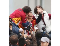 Galatasaraylılardan Sneijder’a Coşkulu Karşılama