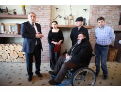 Bolu Belediyesi'nin Desteklediği Mavi Kapak Projesiyle Birçok Engelli Güldü