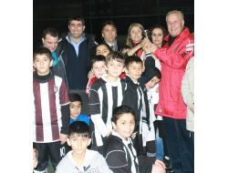 Beşiktaş Yöneticisi Seyit Ateş Ve Ekibi Kartal Kupası’nı İzledi