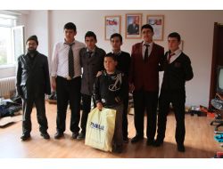 Liseli İzcilerden Mültecilere Yardım Eli