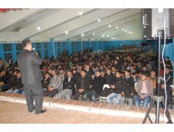 "En Hayırlı Genç, Sorumluluğunu Bilen Gençtir"