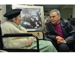 Fotoğrafta Atatürk'ün Kucağındaki Çocuk Şimdi 102 Yaşında