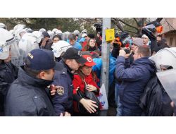 Bakanlık Önünde Çadır Kuran Sendikalıları Polis Gözaltına Aldı