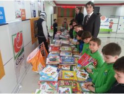 Kumbarada Biriktirdikleri Harçlıkları İle Kitap Aldılar