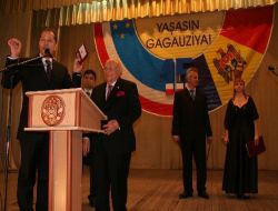 Süleyman Demirel, Gagauzya'nın 15. Kuruluş Yıldönümü Kutlamalarına Katıldı