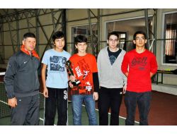 Gümüşova Lisesi, Teniste Gruplara Gidiyor