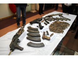 Pkk’lıların Sığınağından Silah Ve Mühimmat Çıktı