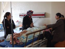 Çatıdan Düşen Kar Kütlesi Genç Kızın Yaralanmasına Neden Oldu