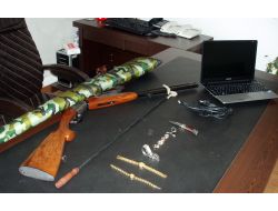 Çaldıkları Ziynet Eşyalarını Satarken Yakalandılar