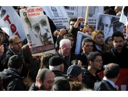 CHP lideri Mumcu'yu andı!