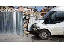 Kaza Yapan Araçlar Yayaları Ezdi