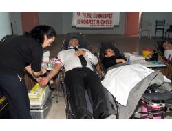 Öğretmenler, Öğrencilerine İyilik Yapmayı Kan Bağışıyla Gösterdi