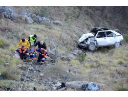 50 Metreden Şarampole Devrilen Sürücü, Babasını Arayarak Kurtuldu