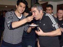 Beşiktaş'ta Necip Uysal’a Sürpriz Doğum Günü