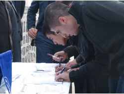 Cizrelilerden, Özgürlük İçin 10 Milyon İmza Kampanyası'na Yoğun İlgi