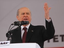 Bahçeli: Pkk Merdiven Tırmanırken, Türkiye Basamak Basamak Aşağı İniyor