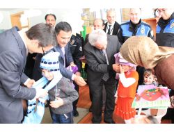 Bayburtlu Öğrencilerin Karne Hediyesi: Atkı Ve Bere