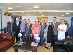 Omü Rektörü Prof. Akan, Tüp Mide Ameliyatı Olan Hastaları Ziyaret Etti