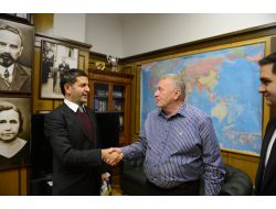 Jirnovski Chp'den "Türkiye Ve Ortadoğu Analizi" İstedi