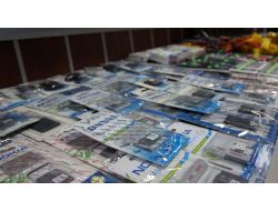 Gümrük Kaçağı Cep Telefonlarını Piyasaya Süren Çete Çökertildi