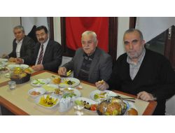 Gölbaşı Belediyesi'nden Cami Cemaatine Kahvaltı