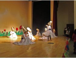 Minik Semazenlerin Gösterisi Beğeni Topladı