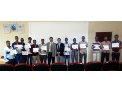 Somalili Öğrencilerin Karne Sevinci