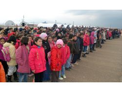 Çadır Kentte Buruk Karne Sevinci