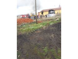 Karahallı'da İplik Fabrikası Yandı