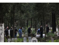 Ölümü Şüpheli Bulunan Askerin Kabri Otopsi İçin Açıldı