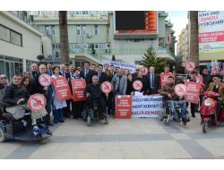 Denizli'de Engelliler 'Kaldırımları Yayalara Bırakın' Kampanyası Başlattı