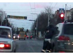 Araç Camında 150 Metre Sürüklenen Polis Alkollü Sürücüyü Durdurdu