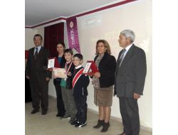 'Altın Çocuklar' Ve Öğretmenleri Ödüllendirildi